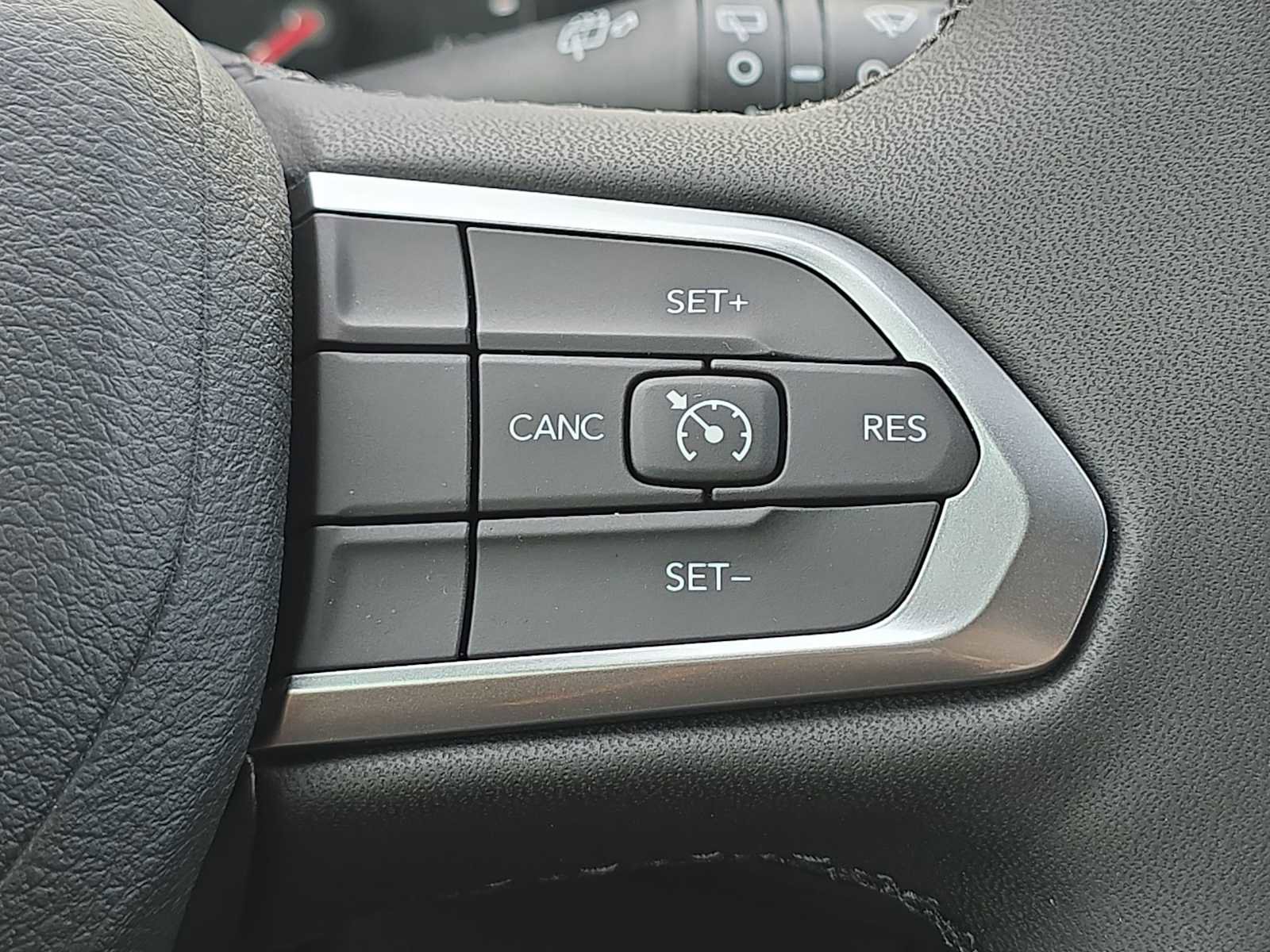 New 2026 Jeep Compass Latitude AWD/4WD image 32