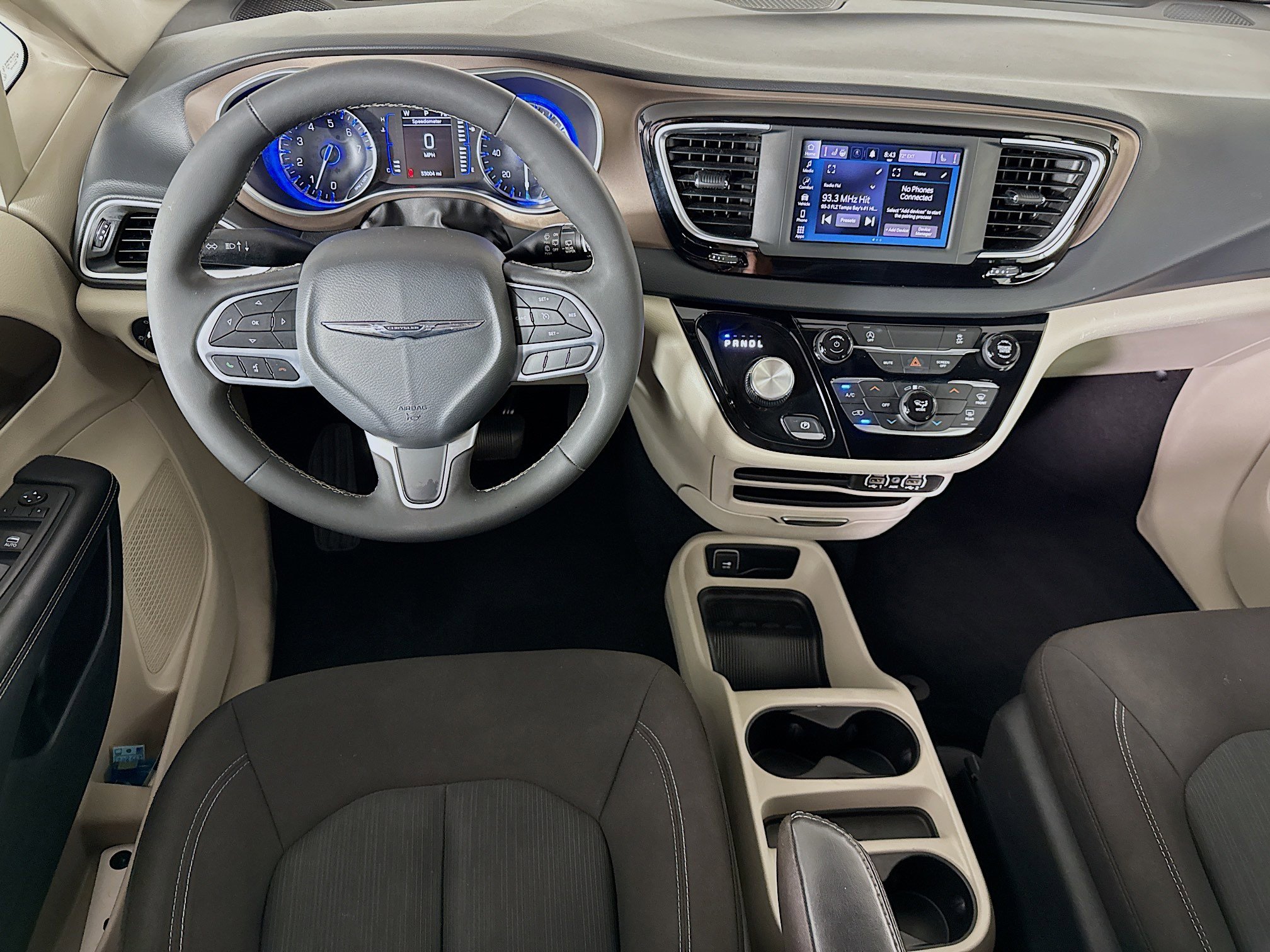 Used 2022 Chrysler Voyager LX FWD image 25