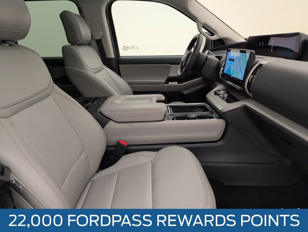 Certified 2025 Ford Expedition Active image 19