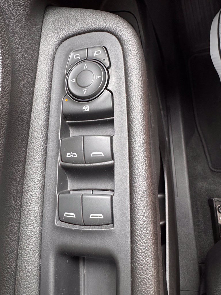 Used 2024 GMC Terrain SLE w/ Driver Convenience Package FWD image 21