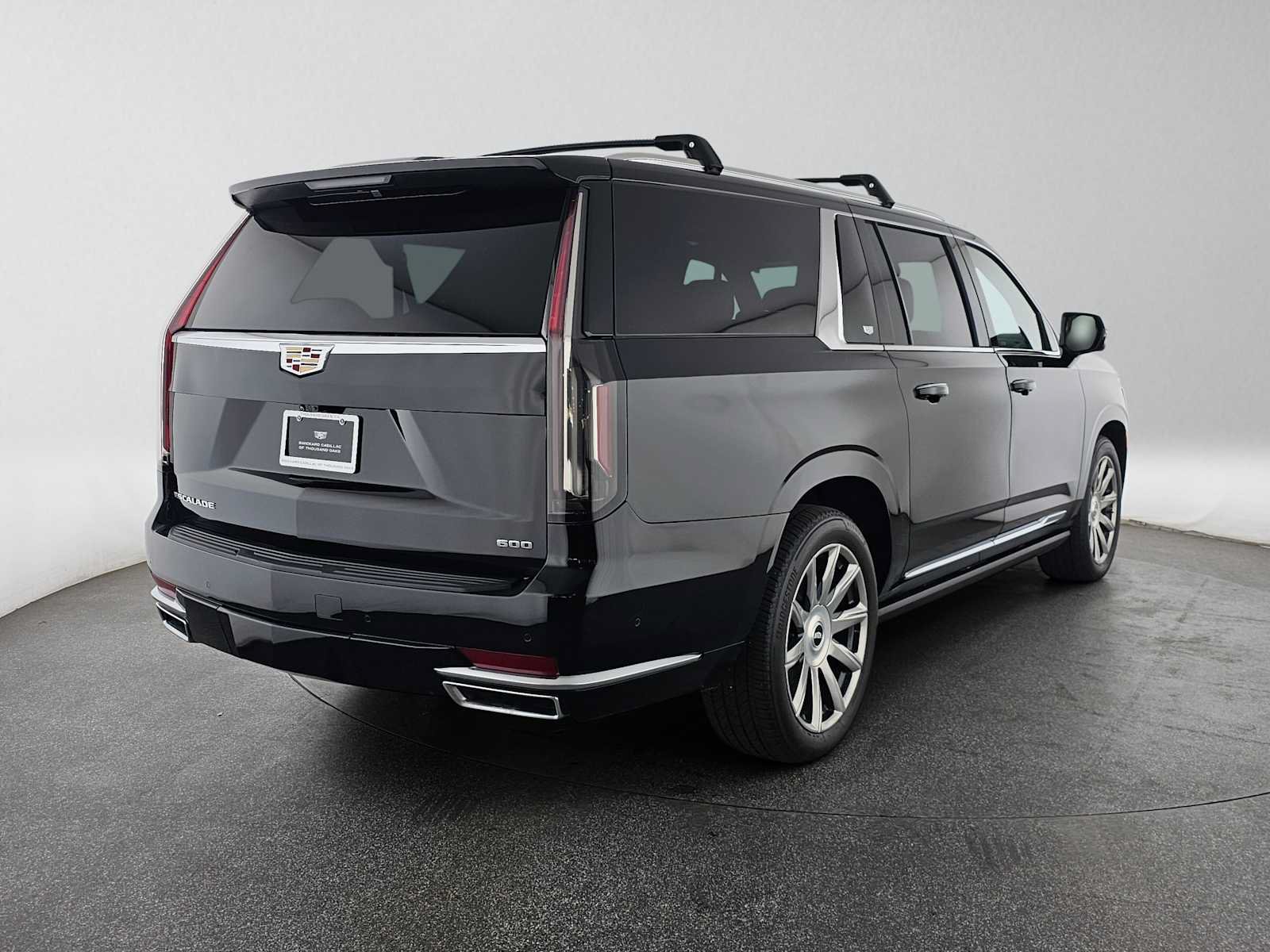 Used 2024 Cadillac Escalade ESV Premium Luxury Platinum AWD/4WD image 3