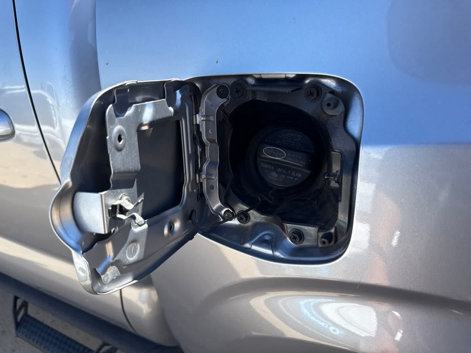Used 2021 Toyota Tacoma SR w/ SR Convenience Package RWD image 8