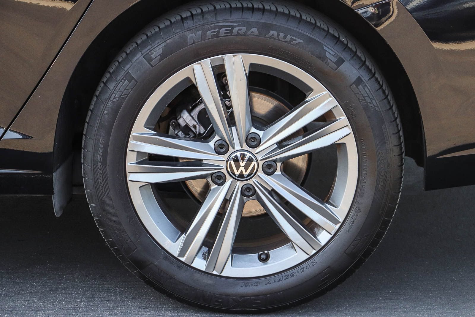 Used 2024 Volkswagen Jetta SE FWD image 12