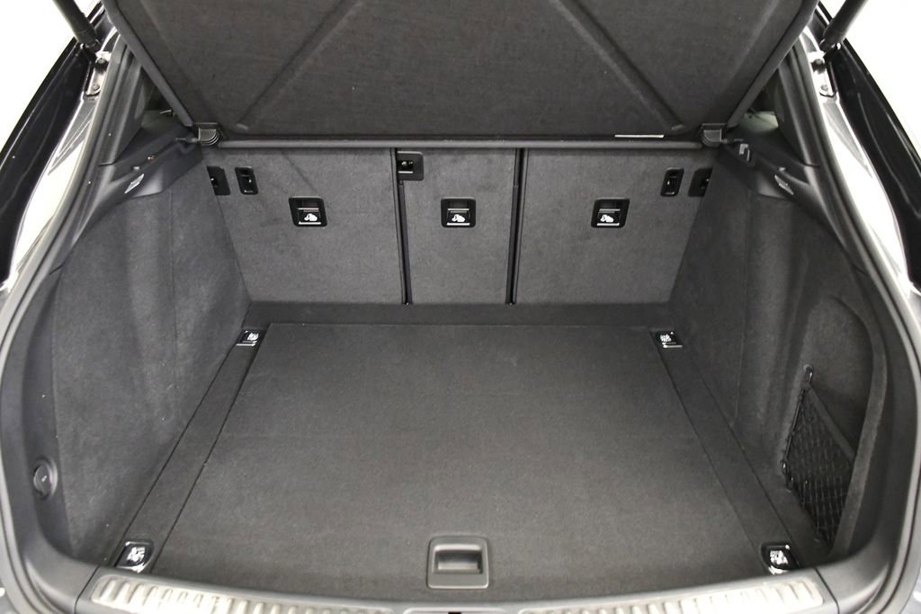 Certified 2025 Porsche Macan Turbo image 57