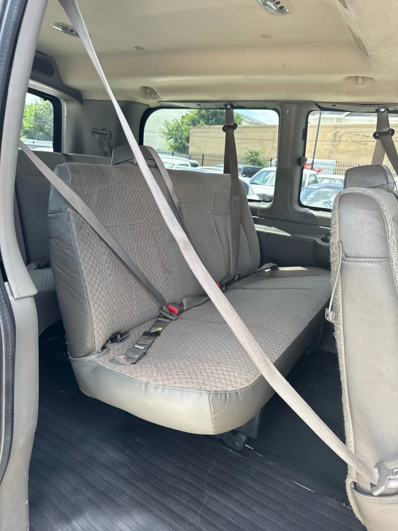 Used 2011 Chevrolet Express 2500 LS image 27