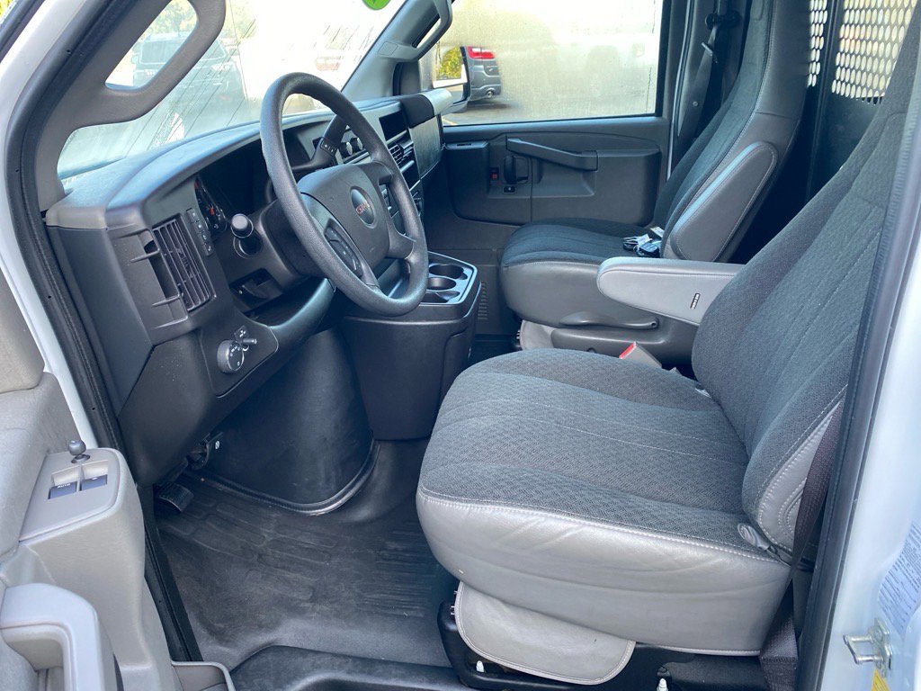 Used 2023 GMC Savana 2500 w/ Driver Convenience Package image 9