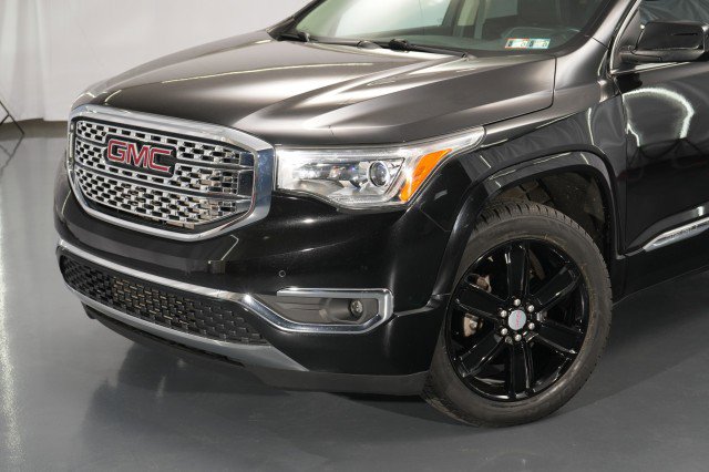 Used 2019 GMC Acadia Denali image 3