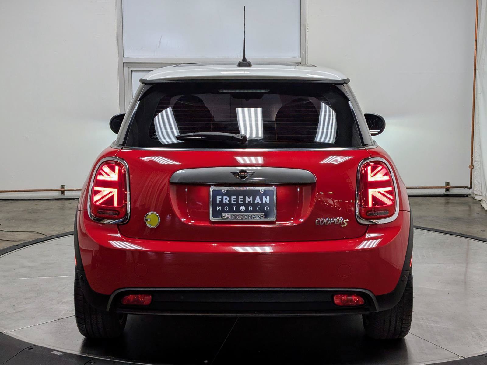 Used 2021 MINI Cooper SE w/ 8.8" Touchscreen Nav Package FWD image 8