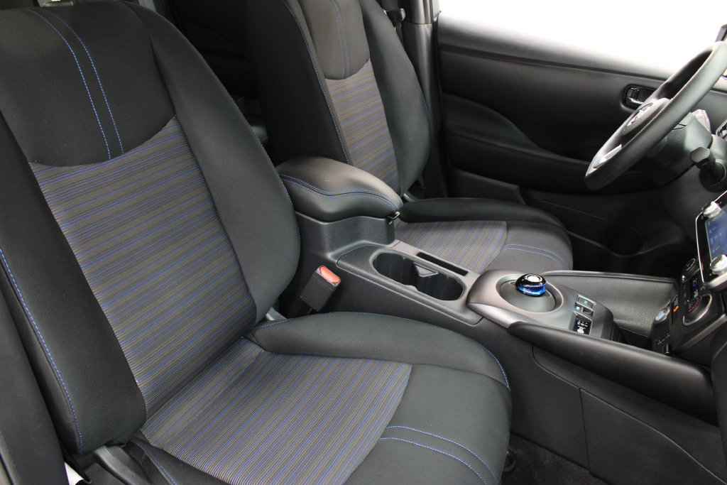 Used 2025 Nissan Leaf S FWD image 22