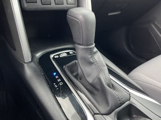 Used 2023 Toyota Corolla Cross AWD Hybrid image 21