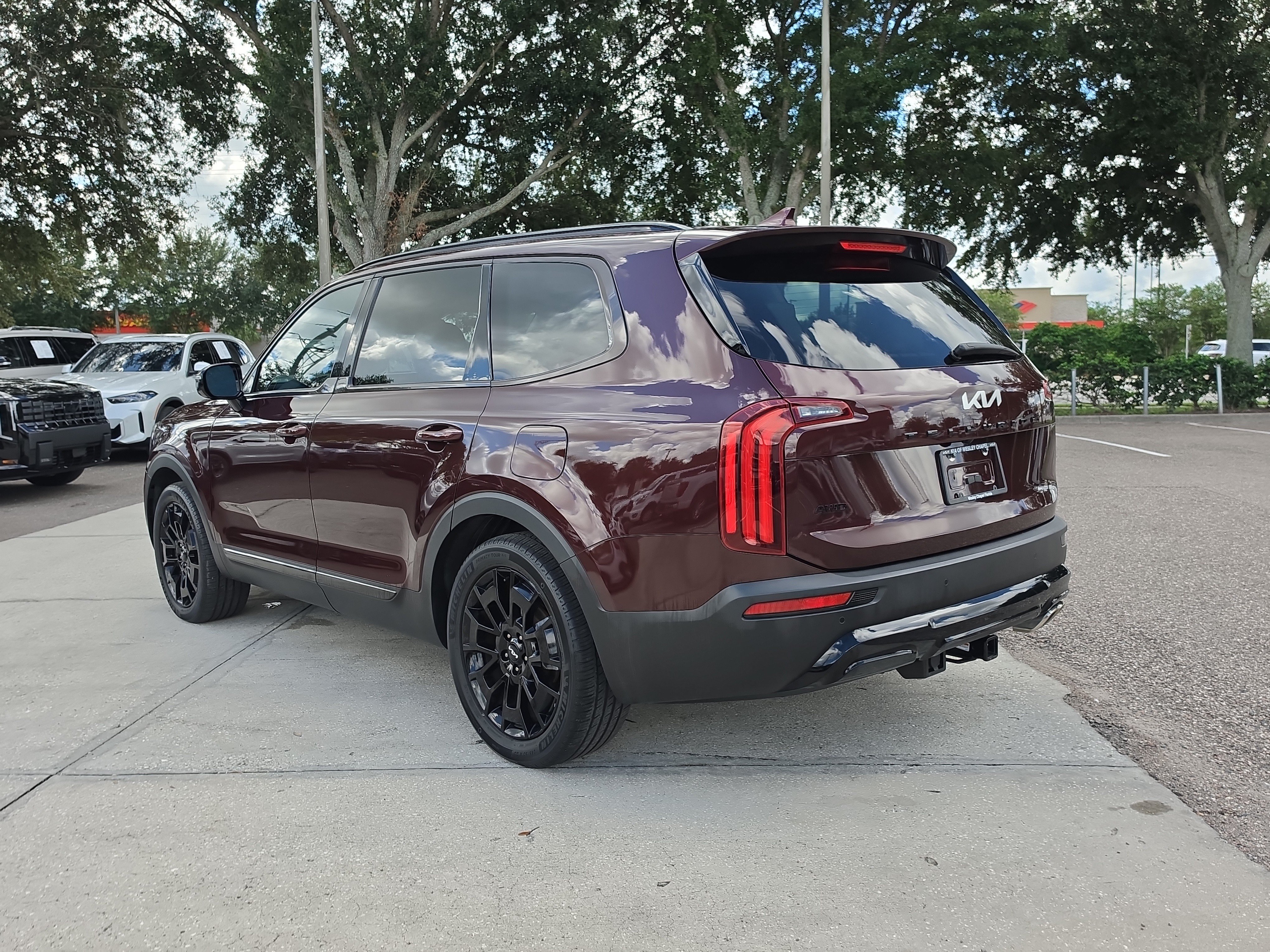 Certified 2022 Kia Telluride SX w/ Nightfall Edition Package AWD/4WD image 6