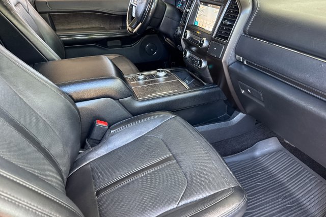 Used 2019 Ford Expedition Limited w/ Special Edition Package AWD/4WD image 18