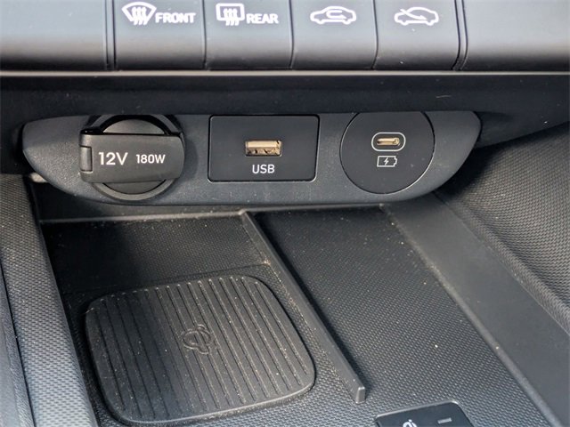 Certified 2025 Hyundai Elantra SEL image 27