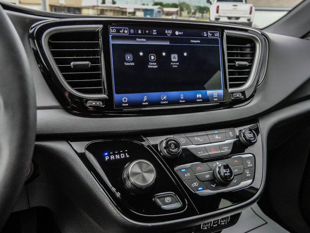 Used 2025 Chrysler Pacifica Select FWD image 32