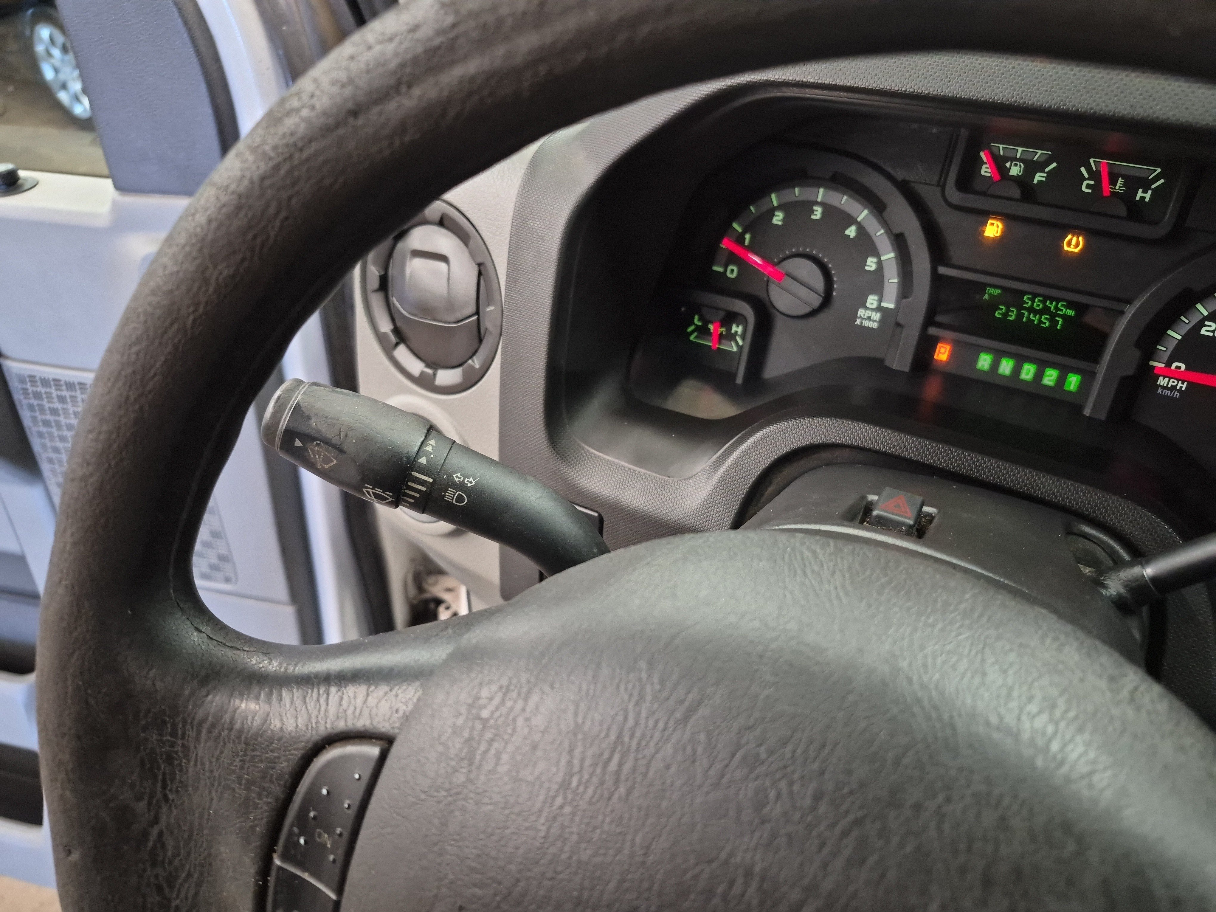 Used 2014 Ford E-250 and Econoline 250 RWD image 23