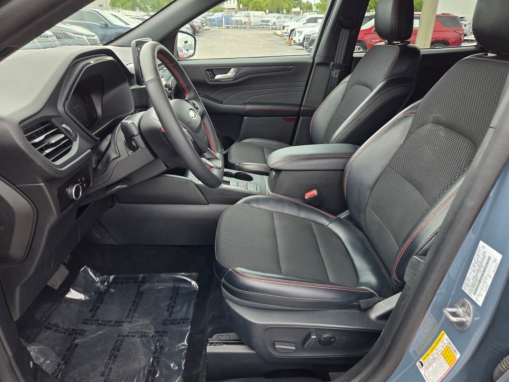 Used 2025 Ford Escape ST-Line image 5