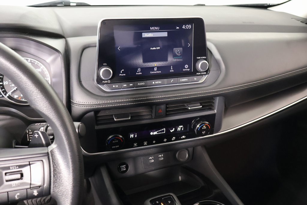 Used 2024 Nissan Rogue SV image 5