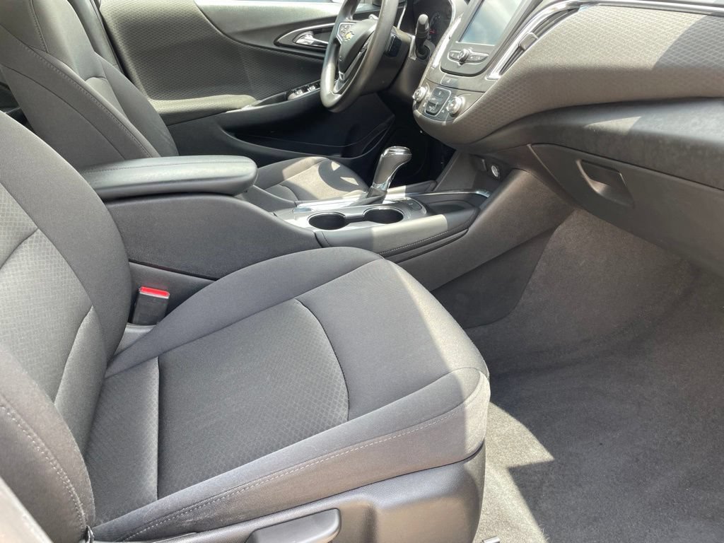 Used 2016 Chevrolet Malibu LT FWD image 28