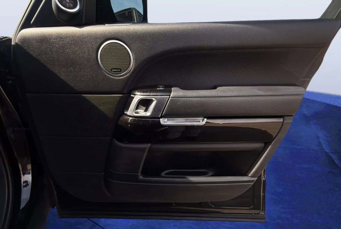 Used 2016 Land Rover Range Rover image 21