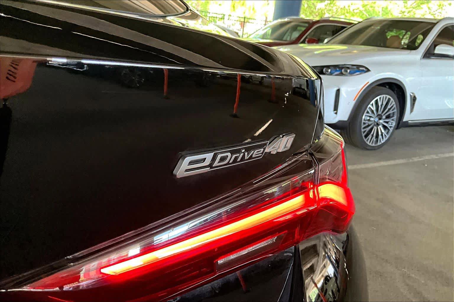 Used 2023 BMW i4 eDrive40 RWD image 4