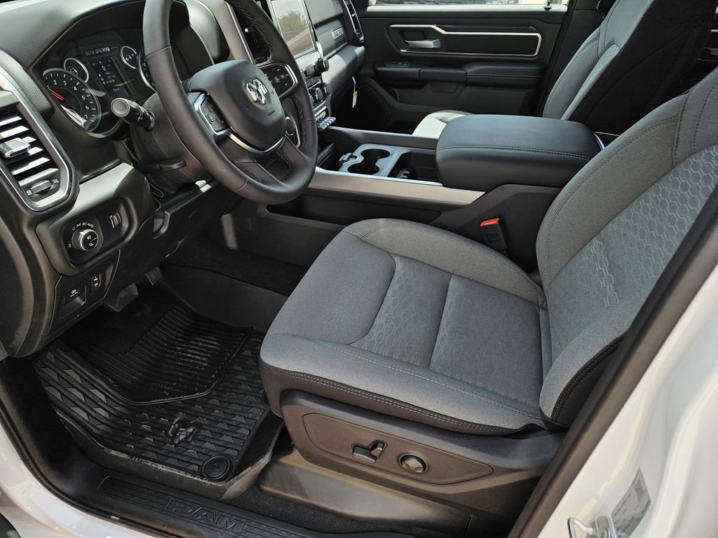 New 2026 RAM 1500 4x4 Crew Cab image 12