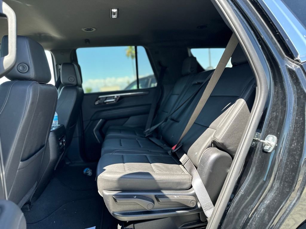 Used 2025 Chevrolet Tahoe LT AWD/4WD image 4