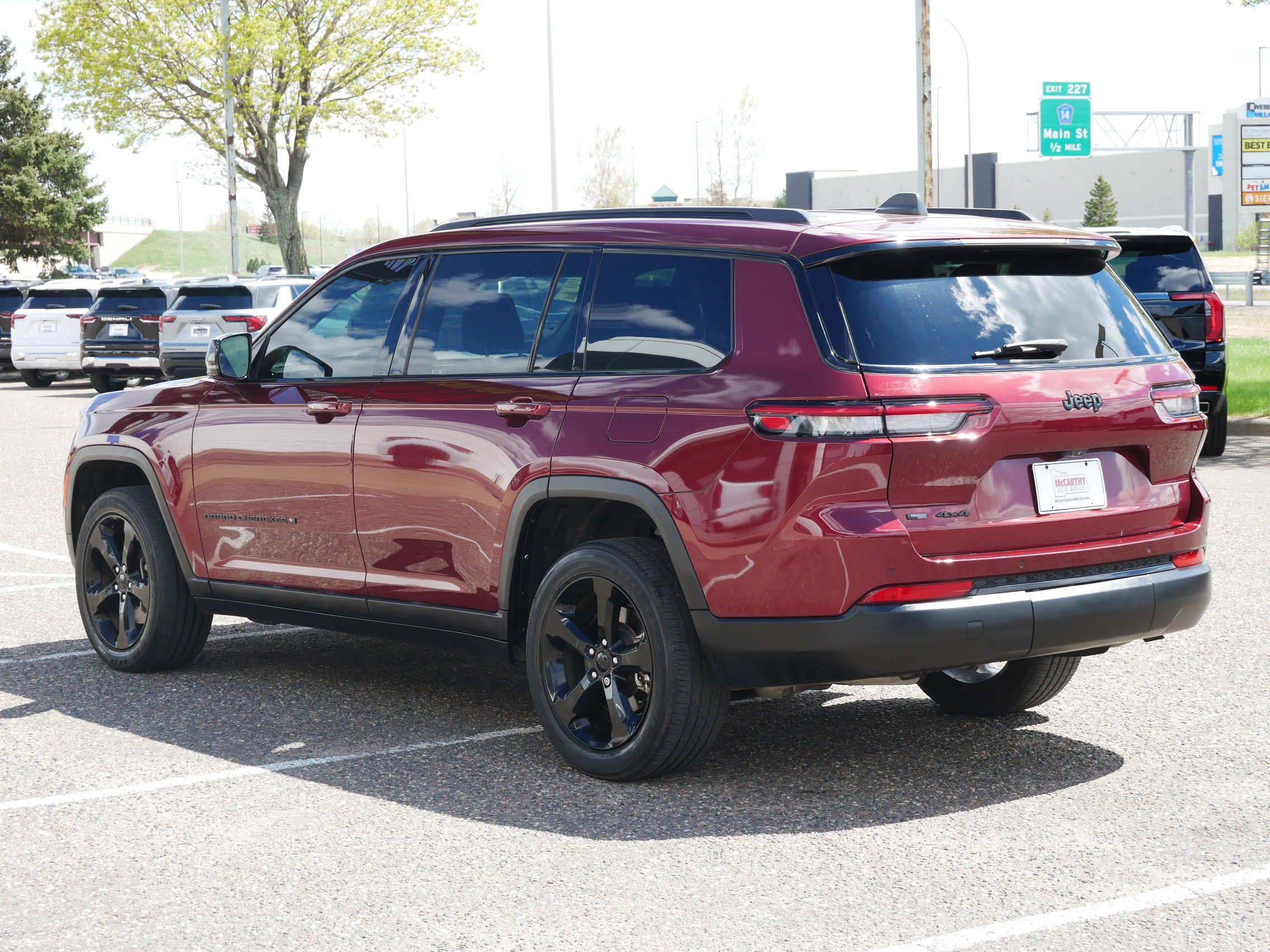 Used 2022 Jeep Grand Cherokee L Laredo AWD/4WD image 7