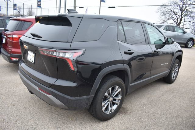 Used 2025 Chevrolet Equinox LT FWD image 2