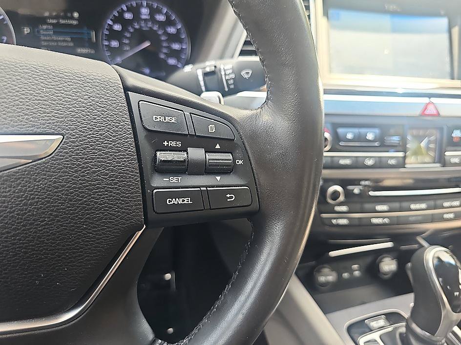 Used 2015 Hyundai Genesis 3.8 RWD image 21