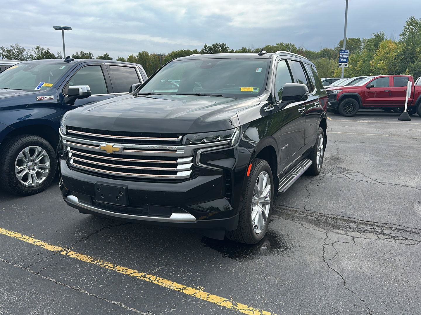 Used 2024 Chevrolet Tahoe High Country AWD/4WD image 5