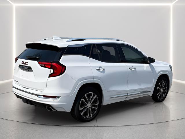 Used 2020 GMC Terrain Denali w/ Denali Premium Package FWD image 5