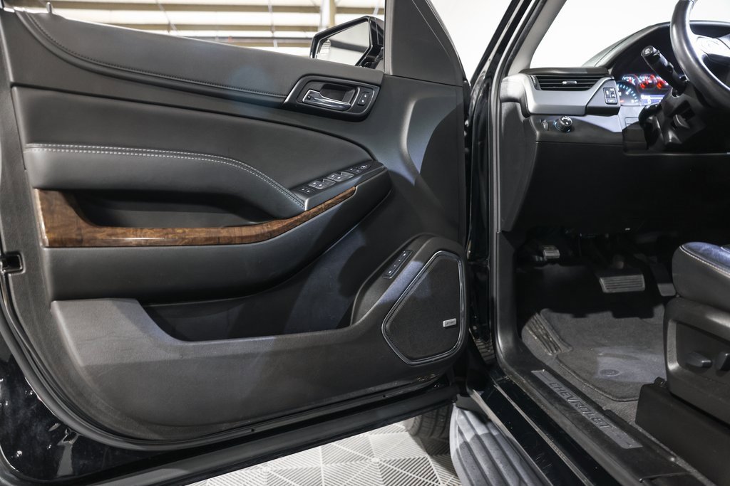 Used 2019 Chevrolet Suburban LT image 25