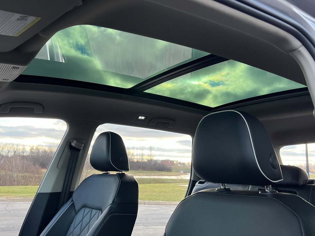 Used 2024 Volkswagen Atlas SEL Premium R-Line image 19