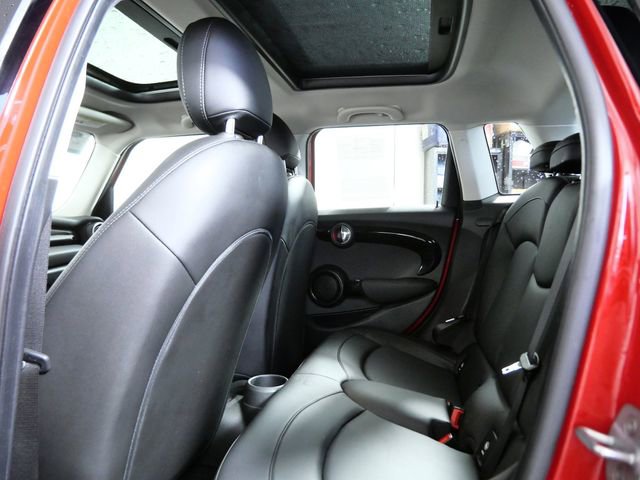 Used 2019 MINI Cooper 4-Door Hardtop image 14