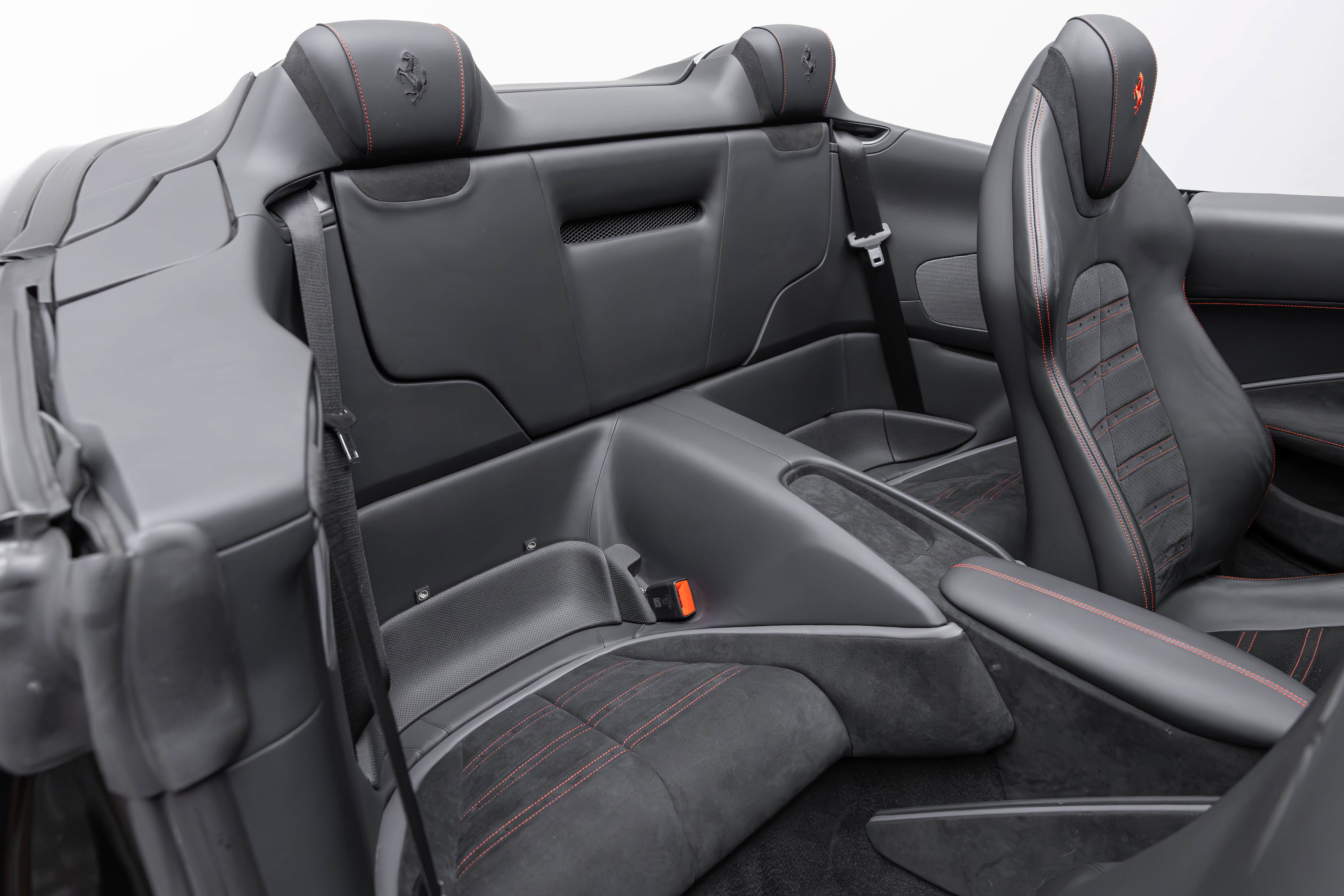 Certified 2025 Ferrari Roma Spider RWD image 55