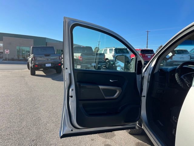 Used 2015 Nissan Titan S AWD/4WD image 25