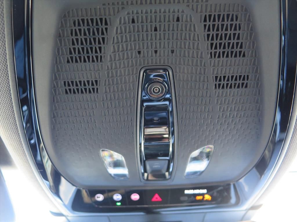 New 2026 Cadillac Optiq Luxury 2 image 21
