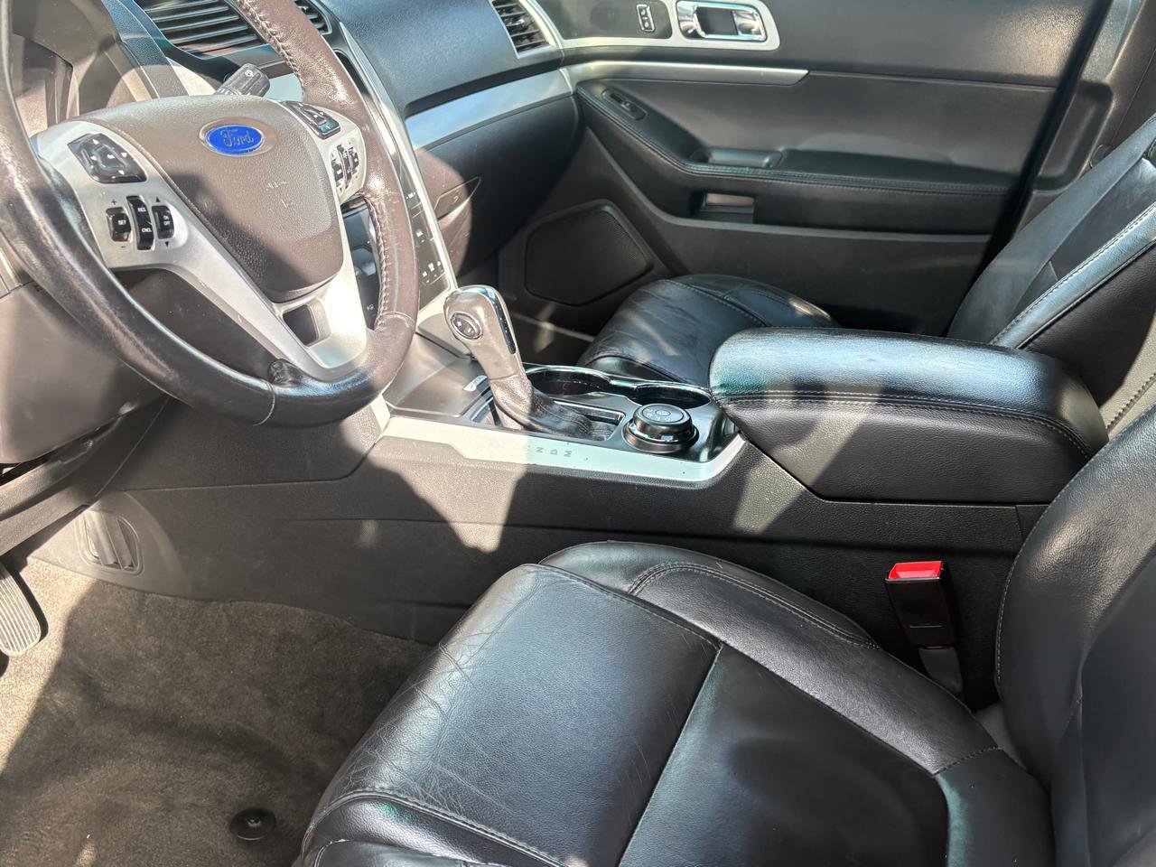 Used 2015 Ford Explorer XLT w/ Equipment Group 202B image 12