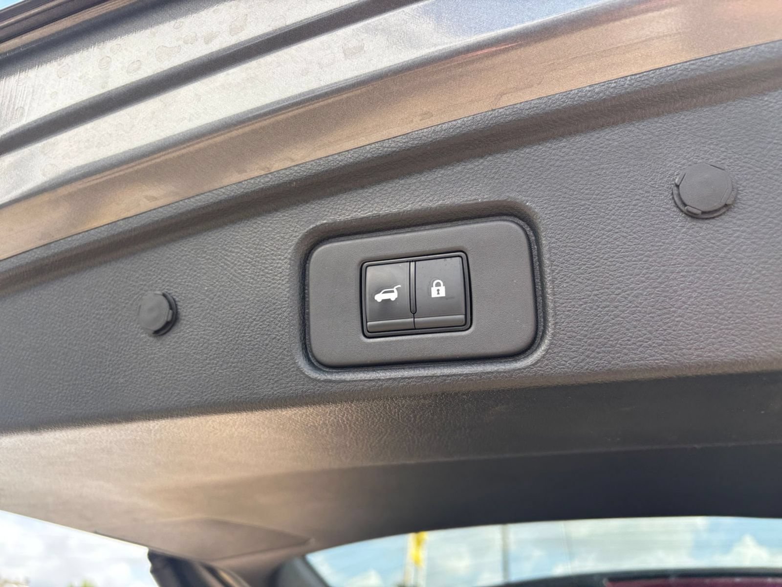 Used 2026 Nissan Pathfinder SV FWD image 23