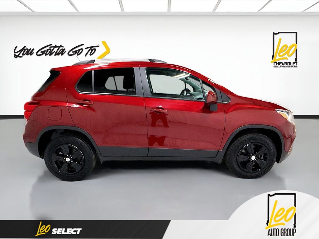 Used 2022 Chevrolet Trax LT w/ LT Convenience Package AWD/4WD image 4