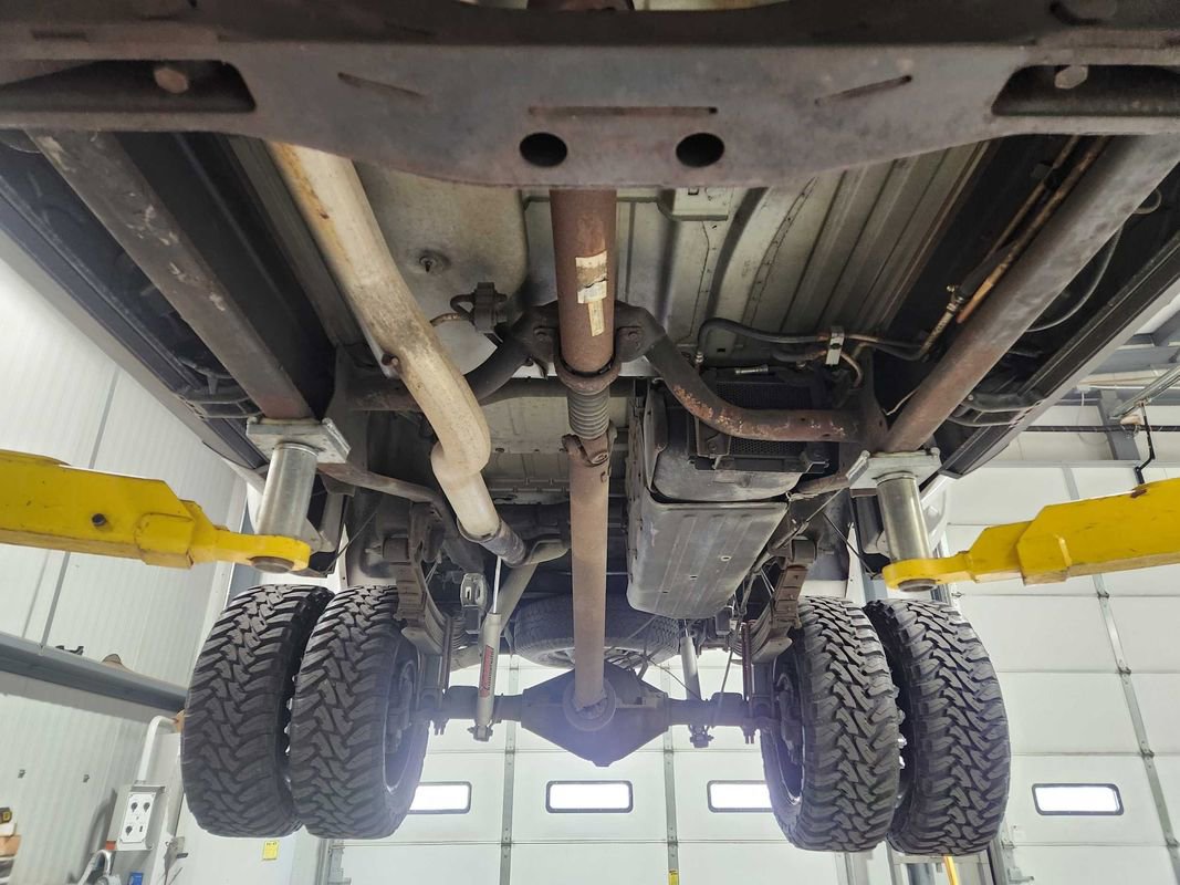 Used 2002 Chevrolet Silverado 3500 LT w/ Off-Road Skid Plate Pkg image 32