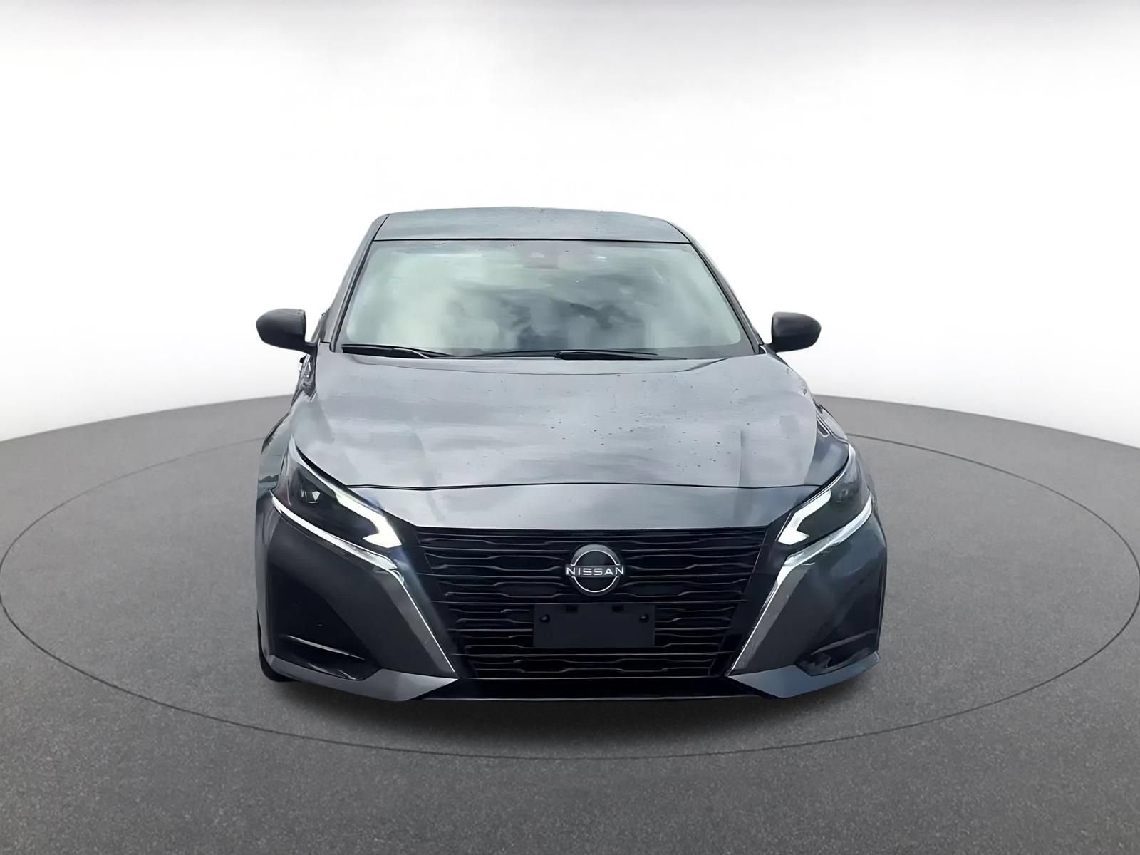 Used 2025 Nissan Altima 2.5 SV FWD image 4