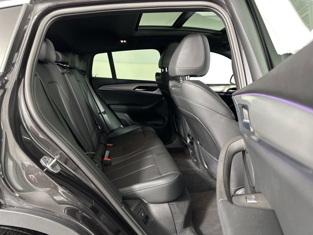 Used 2025 BMW X4 xDrive30i w/ Premium Package image 32