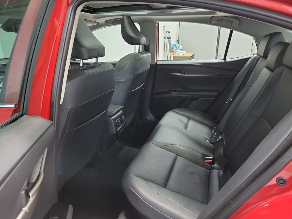 Used 2025 Toyota Camry XLE image 6