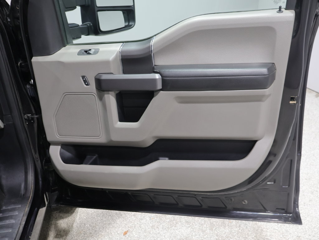Used 2019 Ford F150 XLT w/ Equipment Group 302A Luxury AWD/4WD image 23