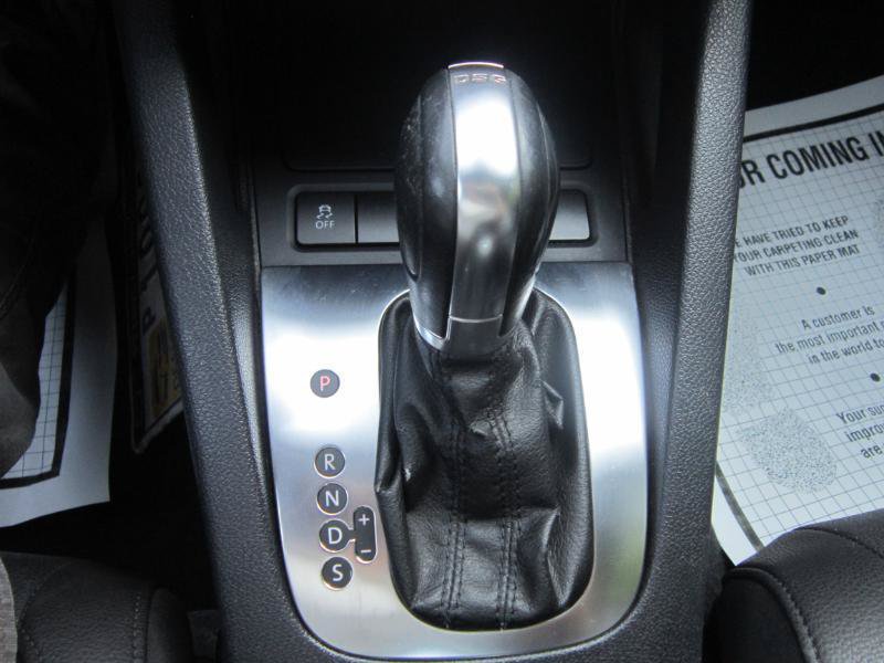 Used 2013 Volkswagen Eos Komfort FWD image 29