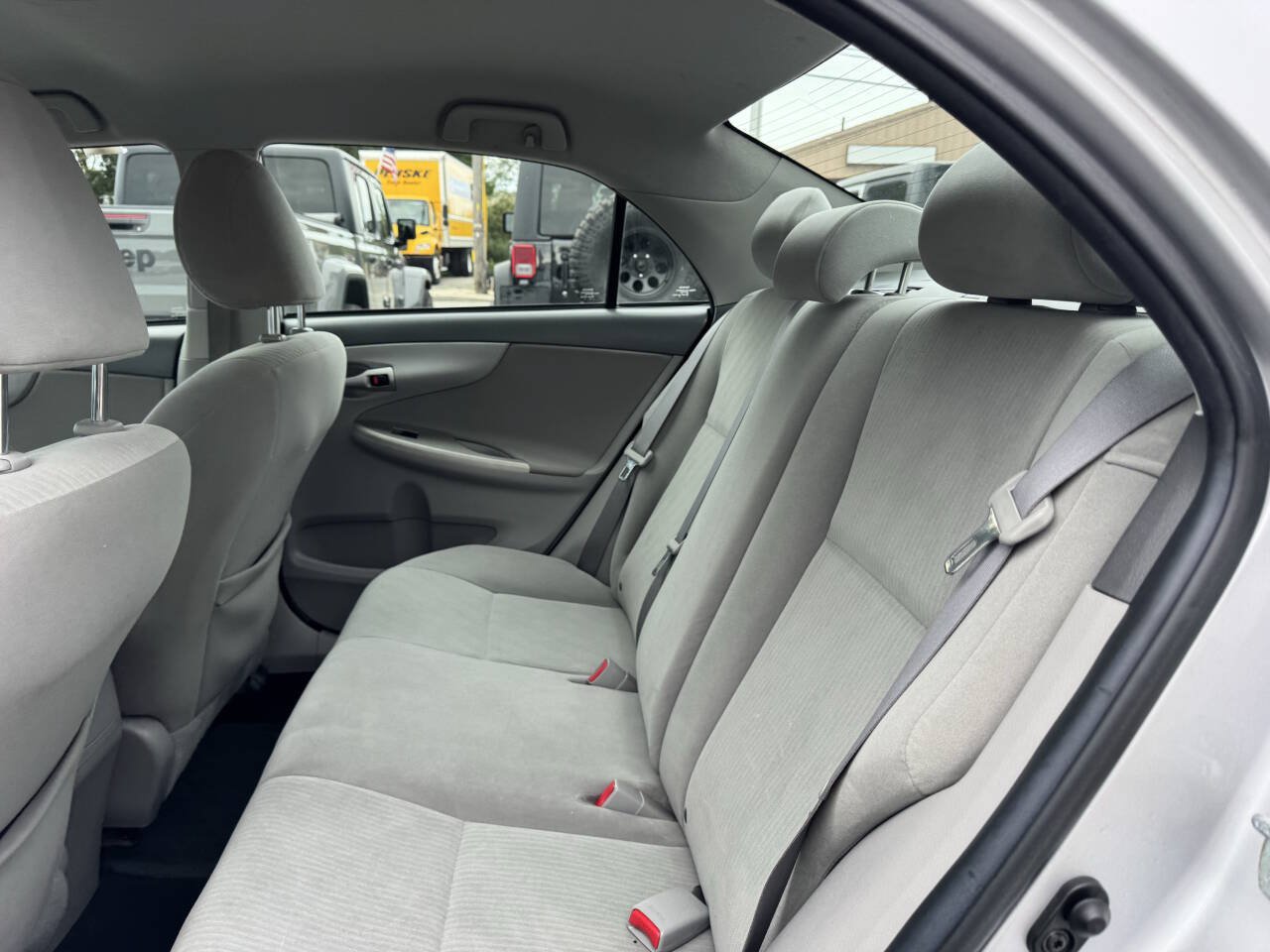Used 2010 Toyota Corolla LE FWD image 23