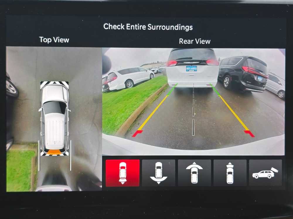 Used 2022 Jeep Grand Cherokee L Summit w/ Luxury Tech Group V image 19