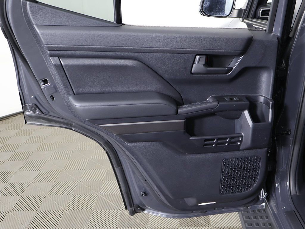 Used 2025 Toyota 4Runner TRD Off-Road AWD/4WD image 24