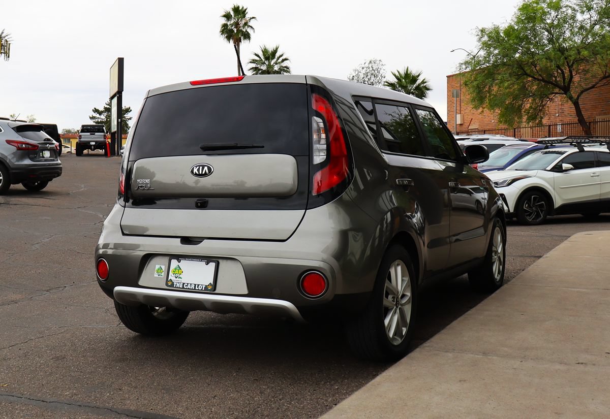 Used 2018 Kia Soul + FWD image 11